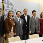 Staffelübergabe für den TUI Marathon Palma de Mallorca: v. l. Javier Morente, Generaldirektor Sport Palma de Mallorca; Montserrat Jaen, Direktorin Tourismus; Alvaro Gijon, stellv. Bürgermeister; Michael Lambertz, TUI; Fernando Gilet, Präsident der Sportbehörde IME und Stefanie Eichel, eichels: Event