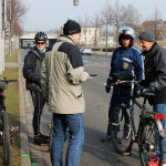 v.l.n.r.: Franz Feddema (NL, Vermesser), Hans-Jörg Lange (Org-Team), Peter Schütze (Org-Team), Polizeihauptmeister René Kaune (Polizeieskorte), John Kunkeler (NL, Vermesser). Fotoquelle: Veranstalter