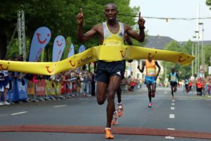 Sieger TUI Marathon Hannover: Henry Kipsigei Chirchir. Fotoquelle: Thomas Wenning