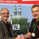Gerhard Klingelhöfer (l.), Pädagogischer Leiter der vhs Region Kassel, und Marathon-Veranstalter Winfried Aufenanger freuen sich auf die Zusammenarbeit.