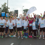 Vorfreude auf den Start. Gemeinsames Laufen für bessere Blutzuckerwerte beim Köln Marathon 2014.