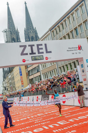 Der Sieger des RheinEnergieMarathon Köln 2014: Anthony Maritim. Foto-Copyright: Köln Marathon