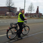 Der Streckenvermesser Udo Brandt am Unesco-Welterbe Zollverein, Teil der Marathon- und Halbmarathonstrecke. Foto (MMP)