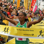 Die Marathon-Siegerin des Deutsche Post Marathon Bonn 2015: Adanaech Mamo. Foto: MMP