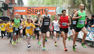 Mai 2015 Start des 5 km-Raiba-Frühlingslauf in Frechen. Quelle: pulsschlag