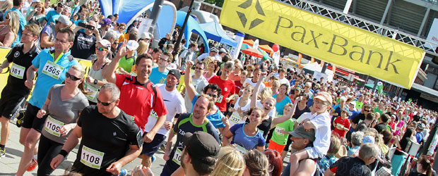 Stadionlauf 2015 beim Start des 5 km-Laufs. Foto-Quelle: pulsschlag / Stephan Flock