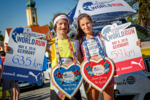 Flo Neuschwander und Karin Freitag, die Gewinner beim Wings for Life World Run in München 2016. Foto: Flo Hagena für Wings for Life World Run. © Red Bull Media House