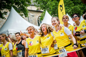 Frauen beim Deutsche Post Ladies Run kurz vor dem Start. Foto: MMP