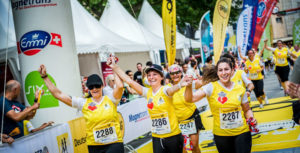 Frauen beim Deutsche Post Ladies Run im Ziel. Foto: MMP