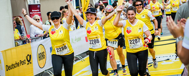 Frauen beim Deutsche Post Ladies Run im Ziel. Foto: MMP