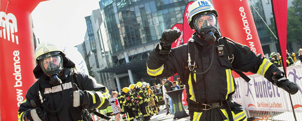 Feuerwehrleute kurz nach dem Start. Copyright: www.foto-vanuden.de