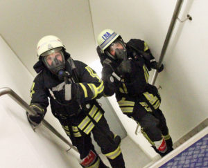Feuerwehrleute im Ziel. Copyright: www.foto-vanuden.de