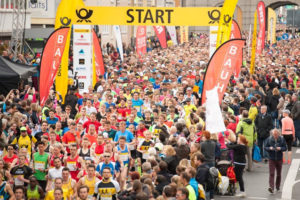 Der Start beim Deutsche Post Marathon Bonn 2016. Foto: MMP