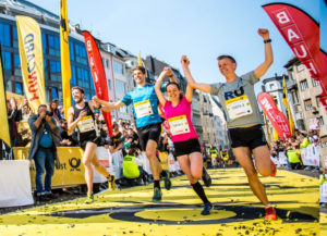 Der Zieleinlauf beim Deutsche Post Marathon Bonn 2016. Foto: MMP