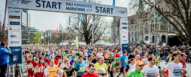 HAJ Hannover Marathon kurz nach dem Start. Foto-Copyright: Norbert Wilhelmi