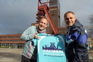 Olaf Thon und Jan Fitschen vor der Zeche Nordstern (einer der neuralgischen Punkte der Laufstrecke 2017). Foto: MMP