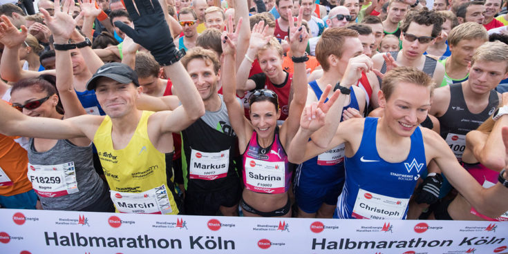 Die erste Reihe kurz vor dem Start. Copyright: "Köln Marathon" (Norbert Wilhelmi).